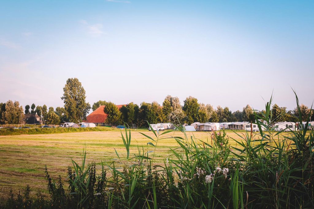 Uitzicht op de camping